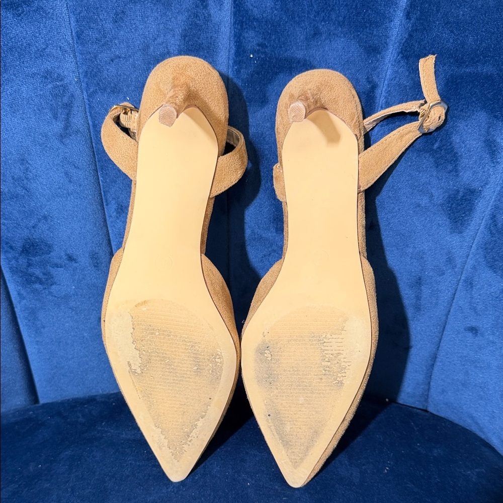 Cushionaire Petula Beige Faux Suede Slingback Heels Women’s Size 8 - Picture 7 of 7